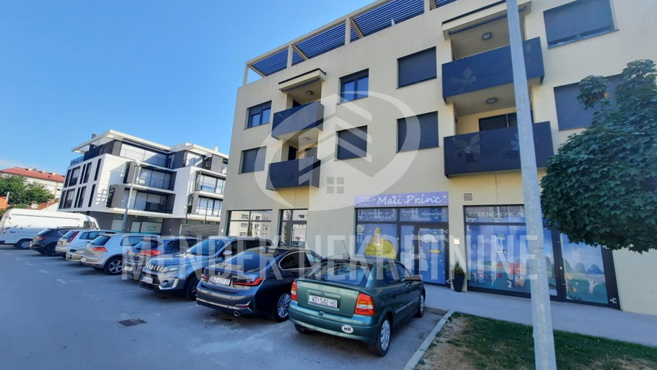 Commercial Property, 141 m2, For Rent, Varaždin - Centar